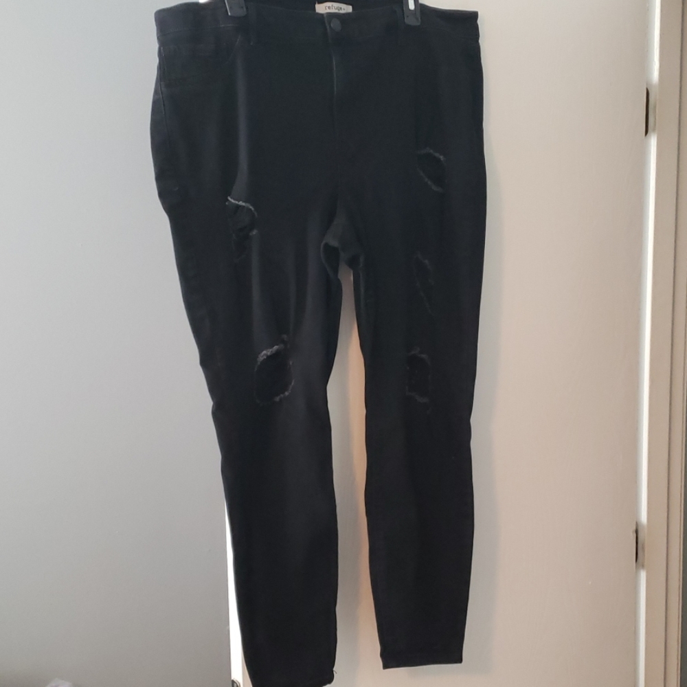 Black ripped skinny jeans